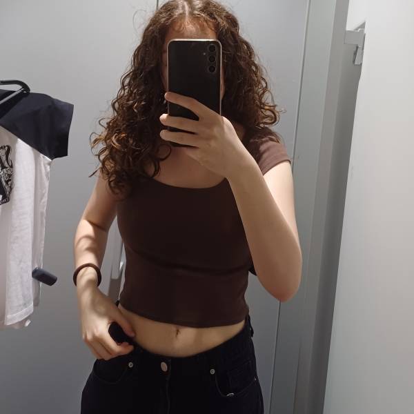 modelka s ID 0102PWX9FG p031