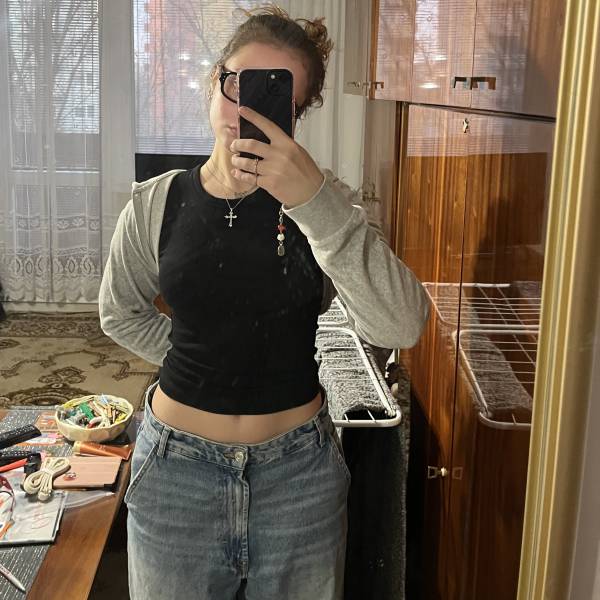 modelka s ID 0102Q87S7A p031