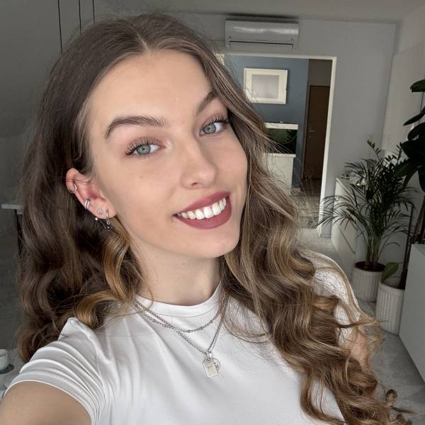 modelka s ID 0102QBX02K p021