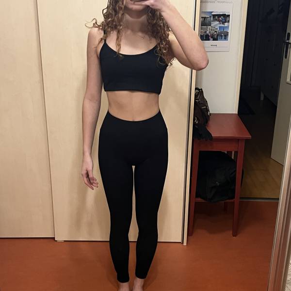 modelka s ID 0102QEAF8B p031