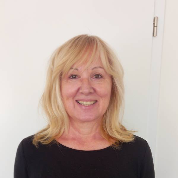 modelka s ID 0102QGHKDG p021