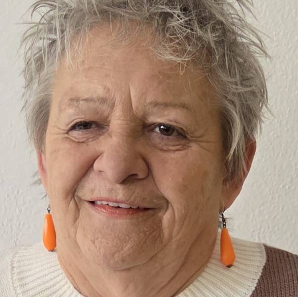 modelka s ID 0102QGJ8PX p021