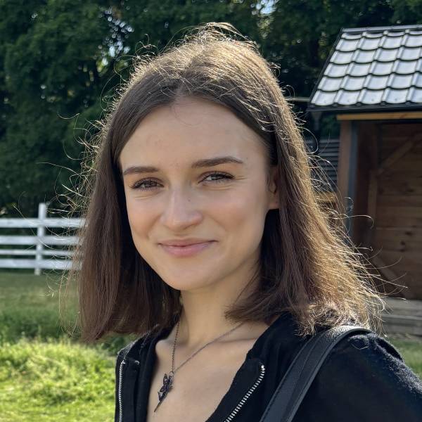 modelka s ID 0102QIT0H4 p021