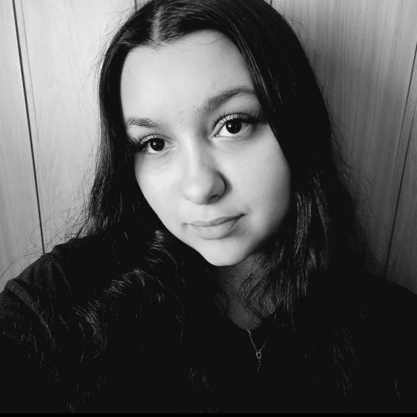 modelka s ID 0102QJAECE p021