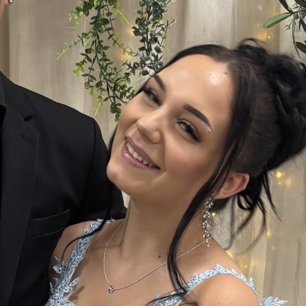 modelka s ID 0102QJHEFK p021