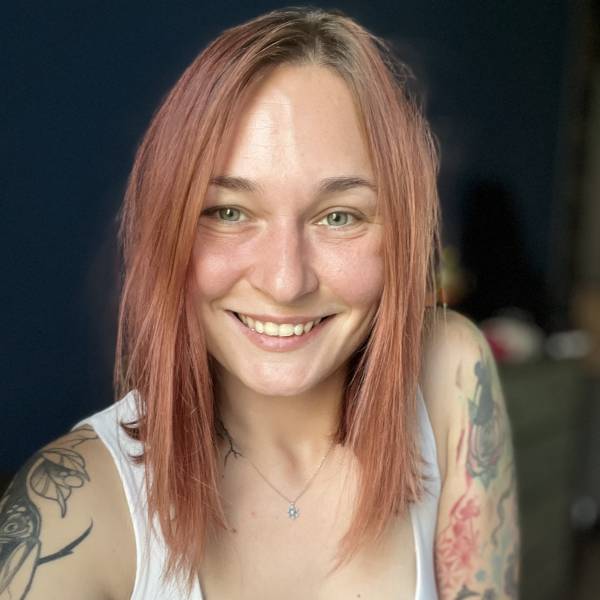 modelka s ID 0102QNHOBZ p021