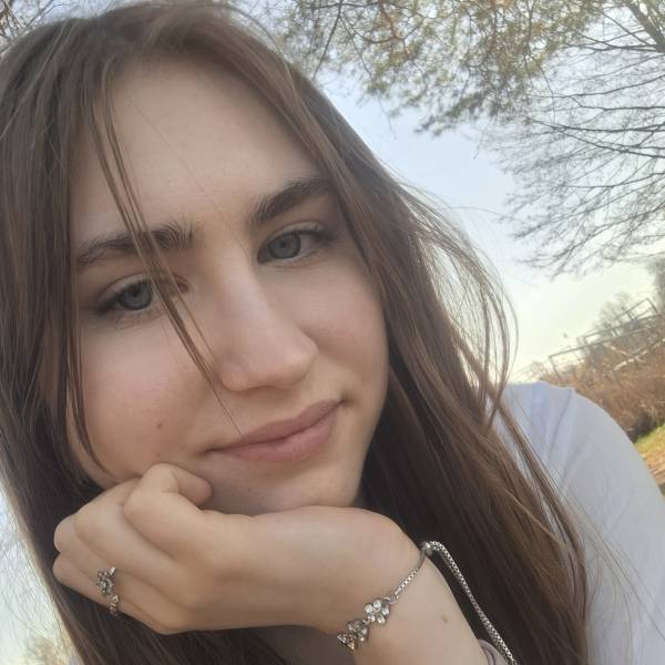 modelka s ID 0102QUALY8 p021