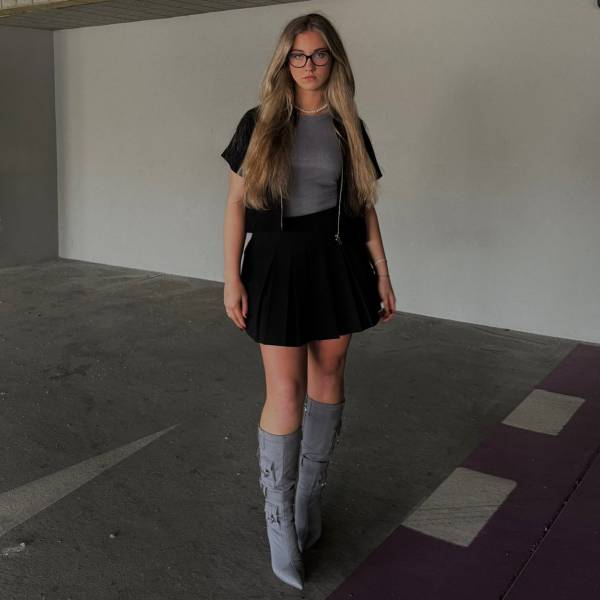 modelka s ID 0102QUZ8U3 p031