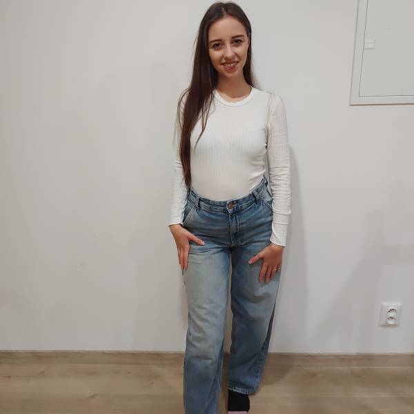 modelka s ID 0102QWF07W p031