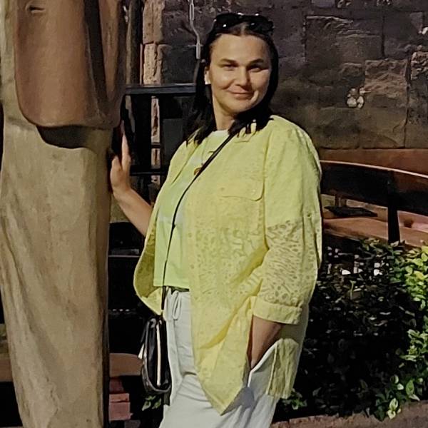 modelka s ID 0102R3M5QA p031