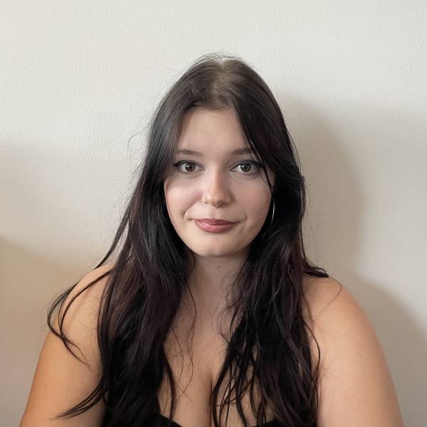 modelka s ID 0102R9O9KN p021