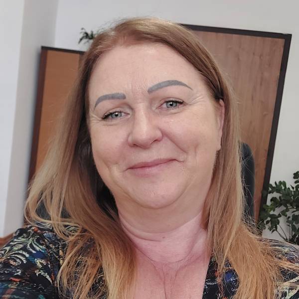 modelka s ID 0102RAXE0H p021