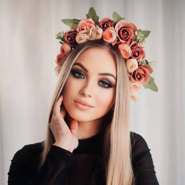 modelka s ID 0102RFMF3D p021