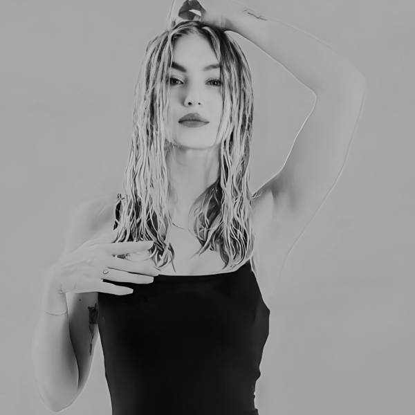 modelka s ID 0102RFMF3D p031