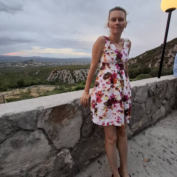 modelka s ID 0102RJO7LS p031