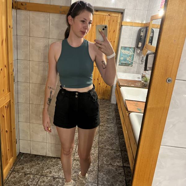 modelka s ID 0102RO80F2 p031