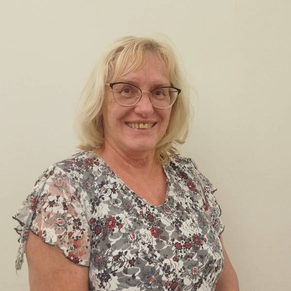 modelka s ID 0102RV4QYO p021