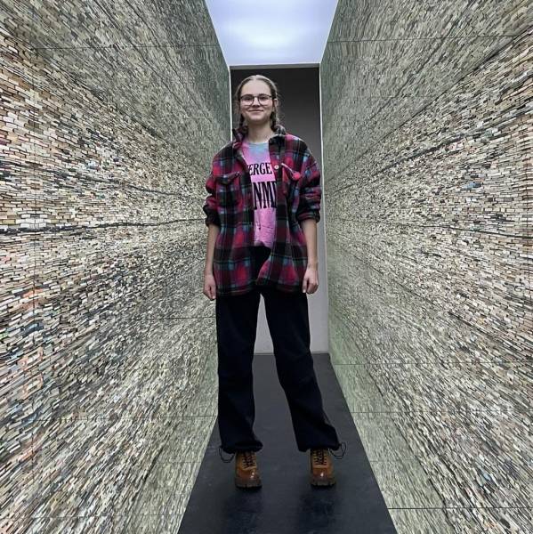 modelka s ID 0102RY7QO9 p031