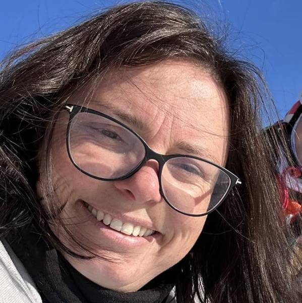 modelka s ID 0102RZ7VMM p021