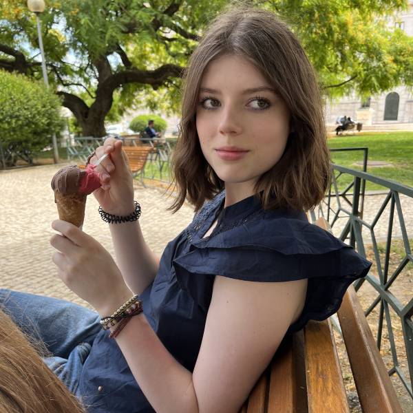 modelka s ID 0102S44P8H p021