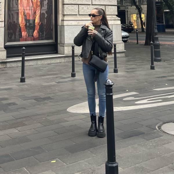 modelka s ID 0102S4HBG9 p031