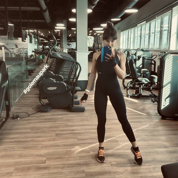 modelka s ID 0102S60IWB p031