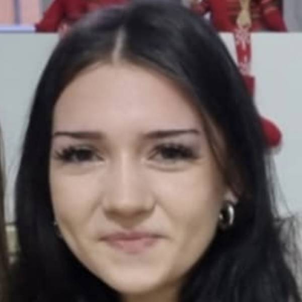 modelka s ID 0102S7JGJ7 p021