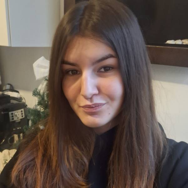 modelka s ID 0102S9JF9A p021