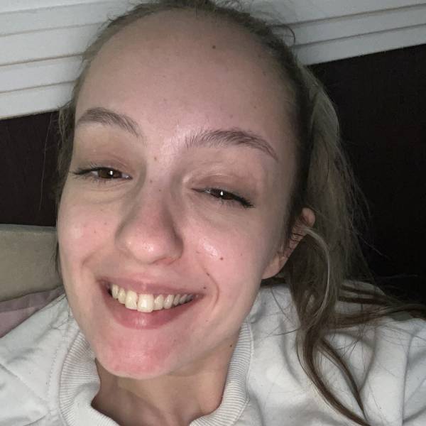 modelka s ID 0102SB22R6 p021