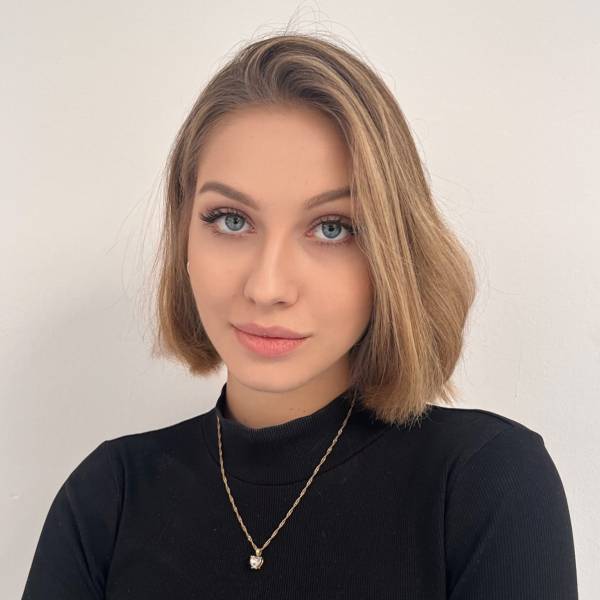 modelka s ID 0102SJ5VN7 p021