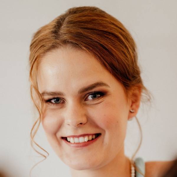 modelka s ID 0102SJIEG4 p021