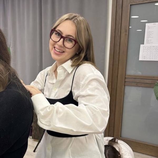 modelka s ID 0102SOUT65 p021