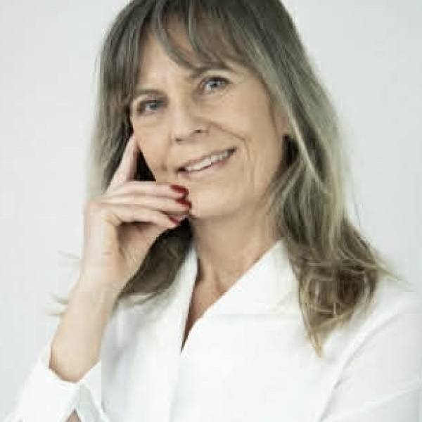 modelka s ID 0102SP1I2S p021