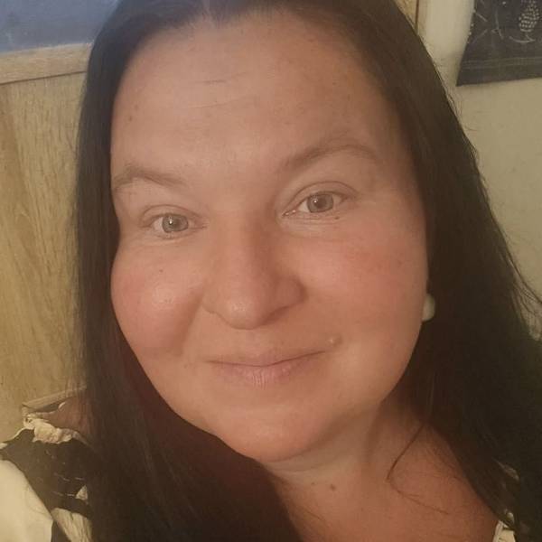 modelka s ID 0102SQ2F9S p021