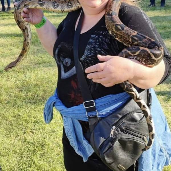 modelka s ID 0102SQ2F9S p031