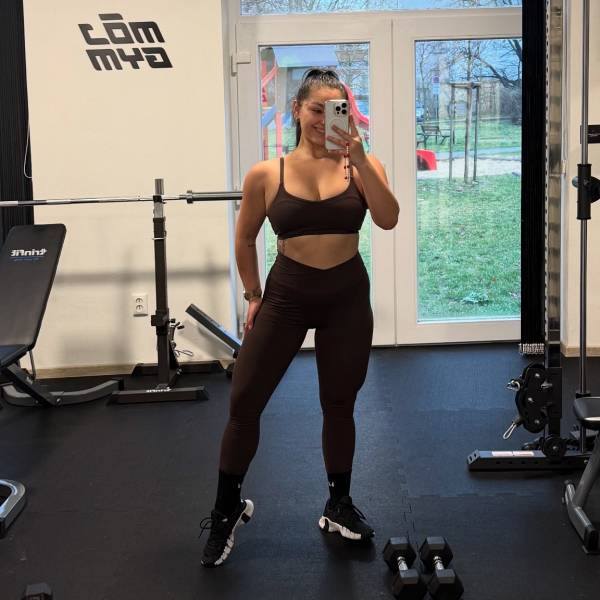 modelka s ID 0102SRTLDR p031