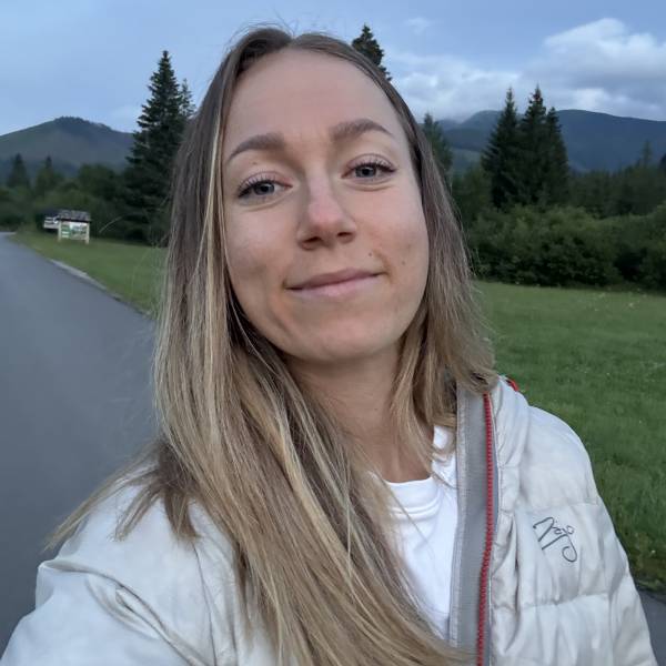 modelka s ID 0102SWX2L1 p021