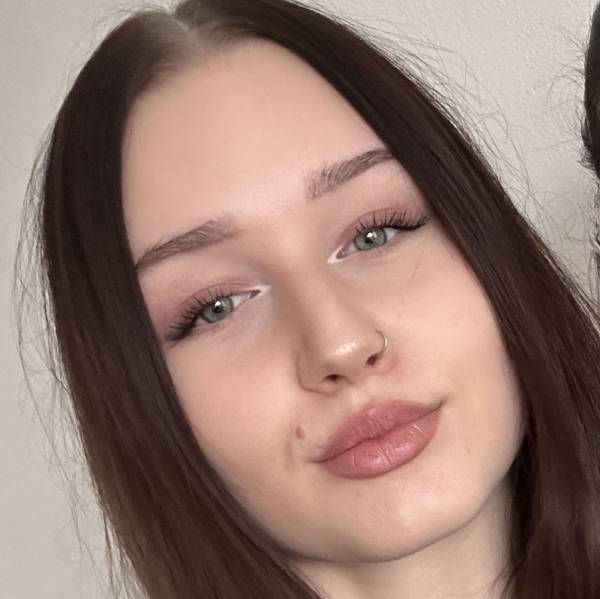 modelka s ID 0102SXRB0D p021