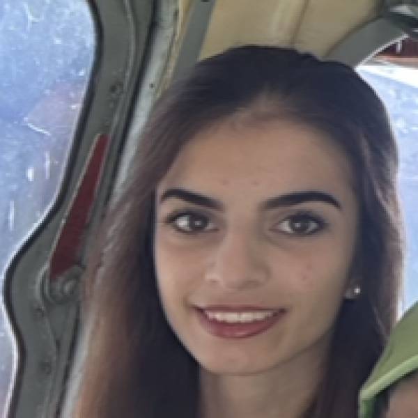 modelka s ID 0102T3I9B3 p021