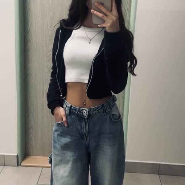 modelka s ID 0102T3I9B3 p031