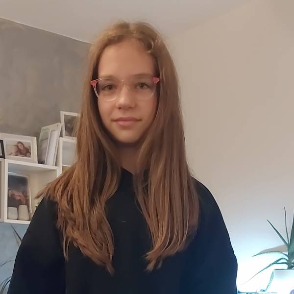 modelka s ID 0102TA4374 p031