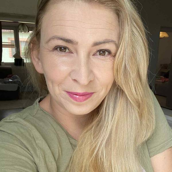 modelka s ID 0102TG8413 p021