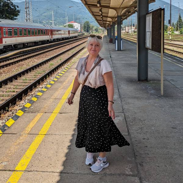 modelka s ID 0102TKKNE4 p031