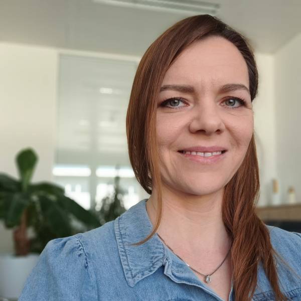 modelka s ID 0102TKP6G6 p031