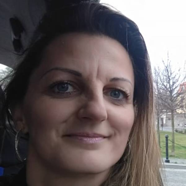 modelka s ID 0102TLHIN3 p021