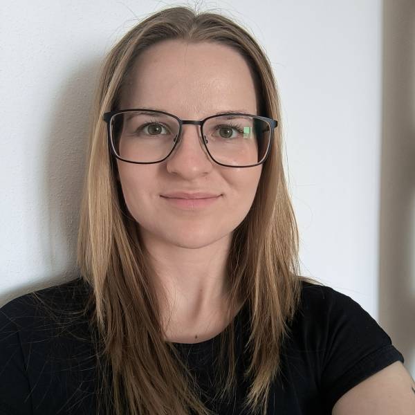 modelka s ID 0102TM7VBW p021