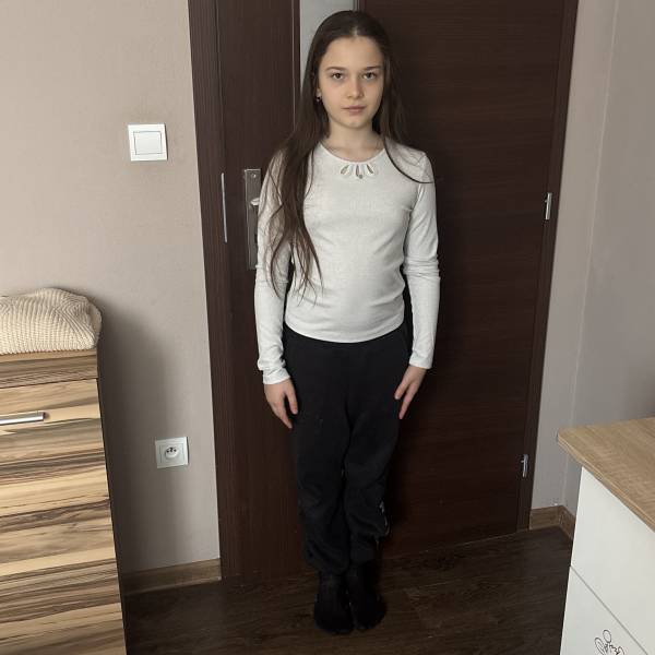 modelka s ID 0102TMIK9X p031