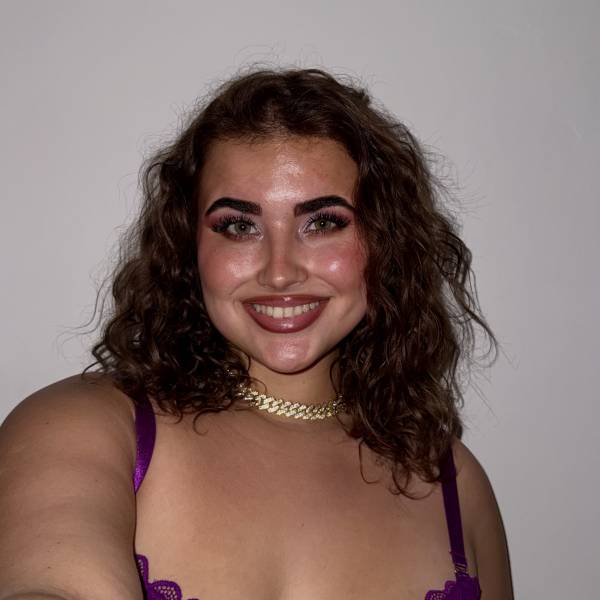 modelka s ID 0102TPH4GU p021