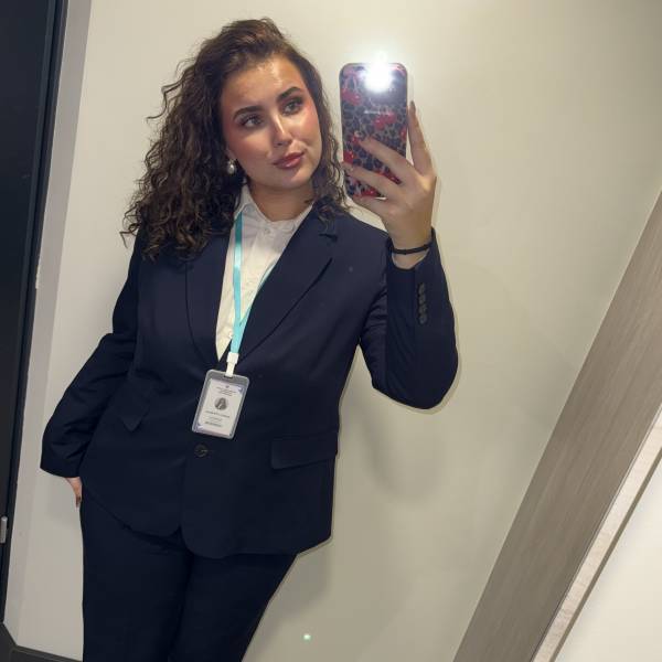 modelka s ID 0102TPH4GU p031