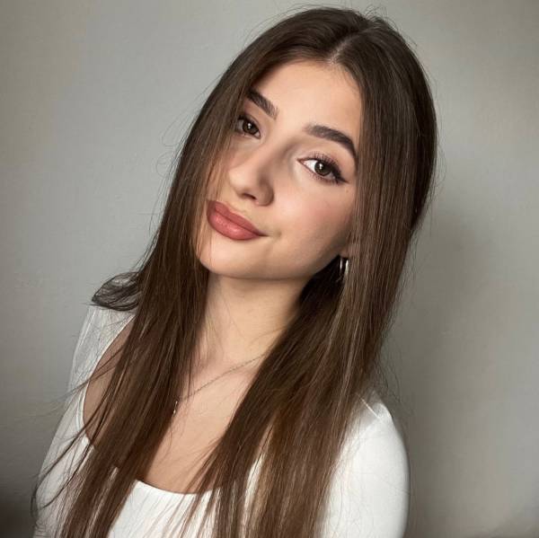 modelka s ID 0102TY2JCD p021